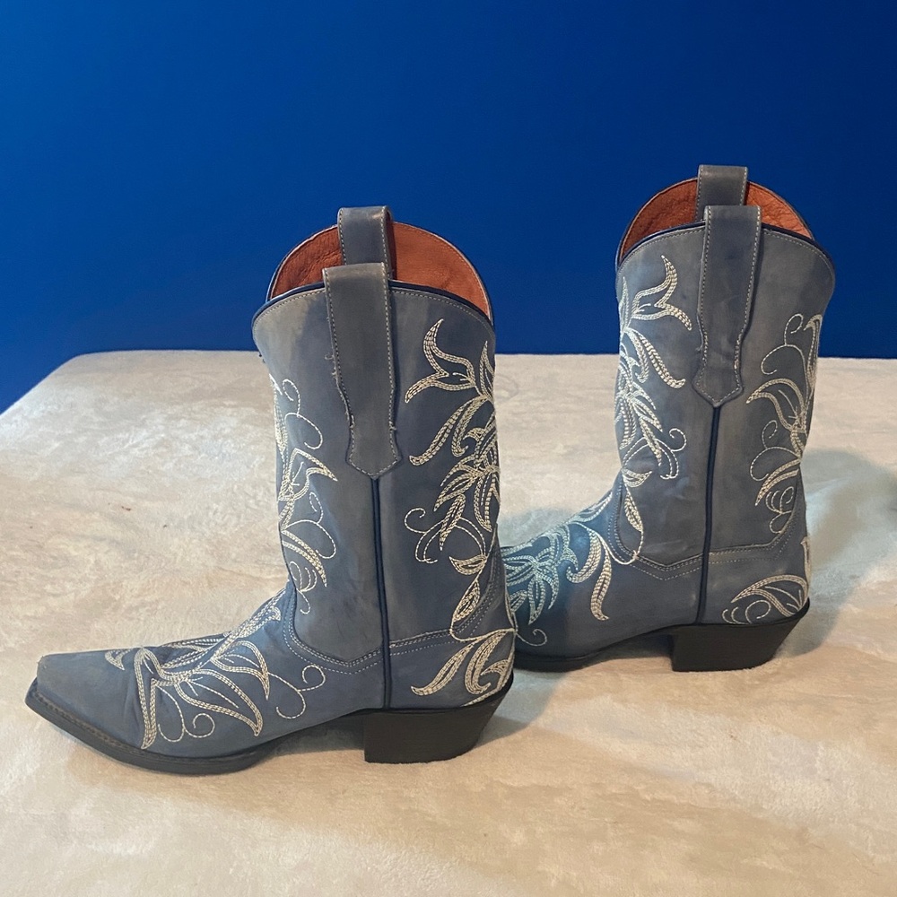 Gorgeous 😍 Dan Post Ladies Blue Cowboy Boots with White Embroidery Size 7 or 7.5 - Picture 6 of 16